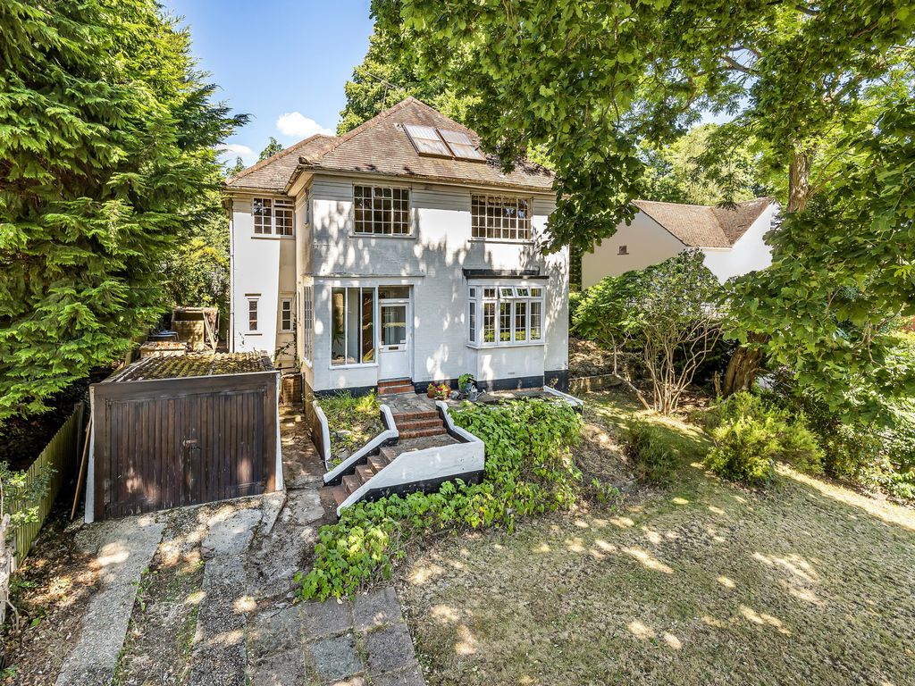 4 bed detached house for sale in Sycamore Road, Farnborough GU14 Zoopla