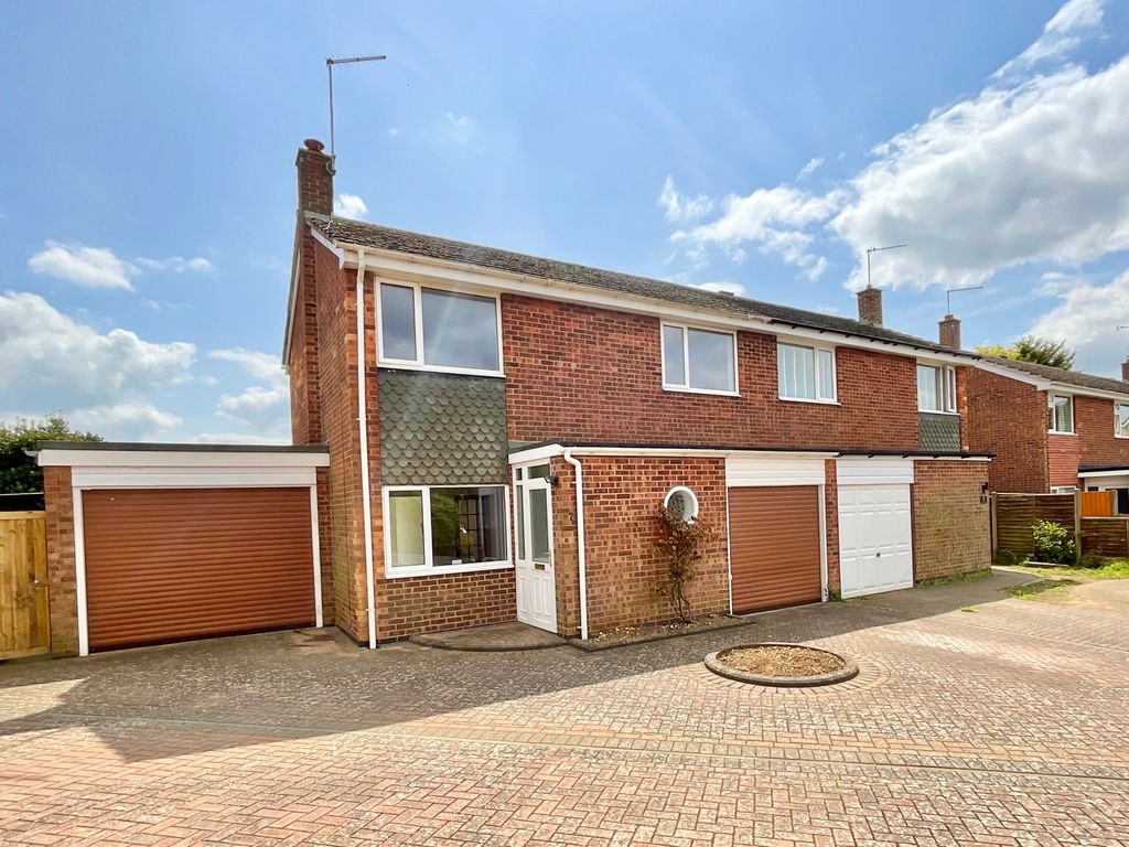 3 bed semidetached house for sale in Newall Close, Clifton Upon