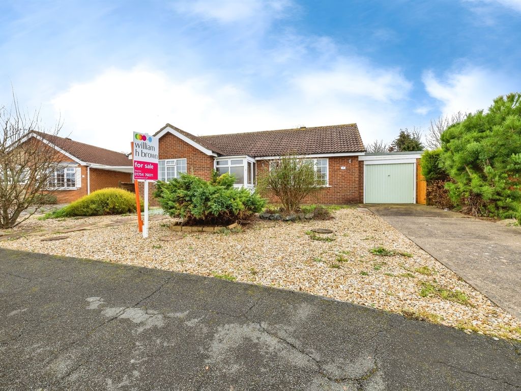 2 bed detached bungalow for sale in Fulford Way, Skegness PE25, £