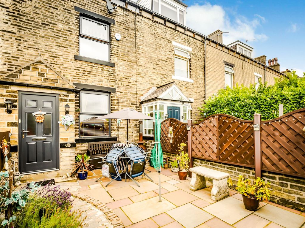 4 bed terraced house for sale in College Terrace, Halifax HX1, £190,000