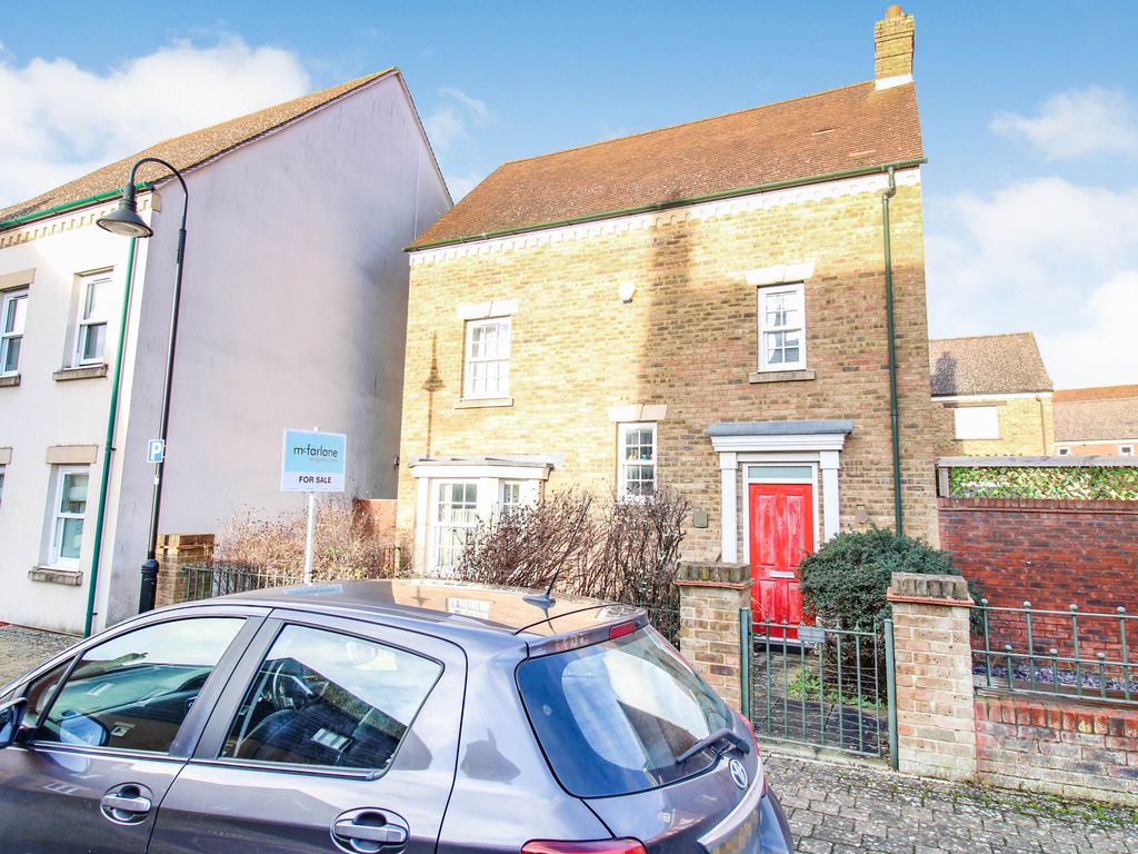 3 bed detached house for sale in Leaze Street, East Wichel, Swindon SN1