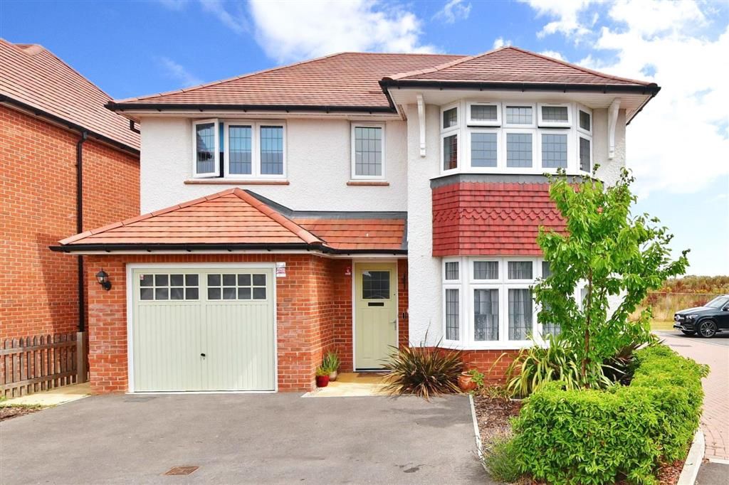 4 bed detached house for sale in Palmer Way, Langdon Hills, Basildon