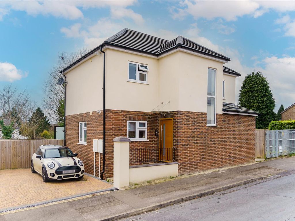 2 bed flat for sale in Chadwick Street, High HP13 Zoopla