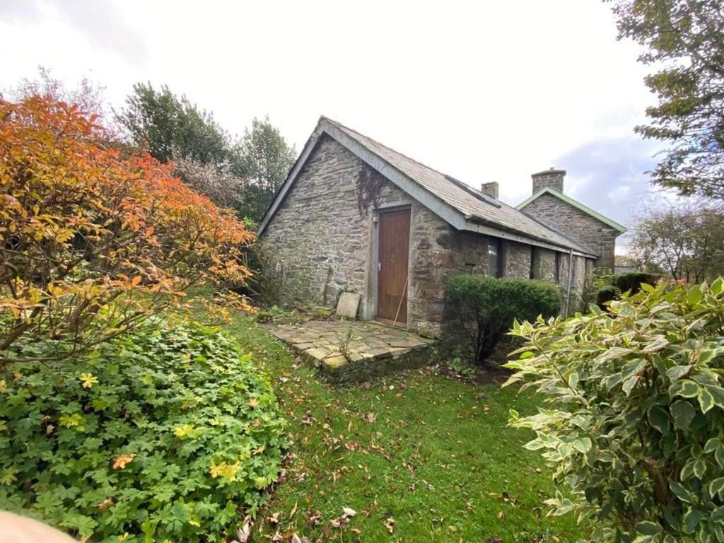 1 bed property to rent in Treweithan, Trefenter, Aberystwyth SY23, £450