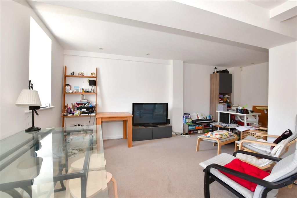2 bed flat for sale in Medway Wharf Road, Tonbridge, Kent TN9 Zoopla