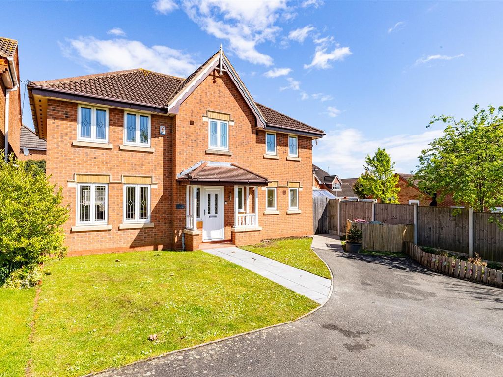 4 bed detached house for sale in Siskin Crescent, Bottesford