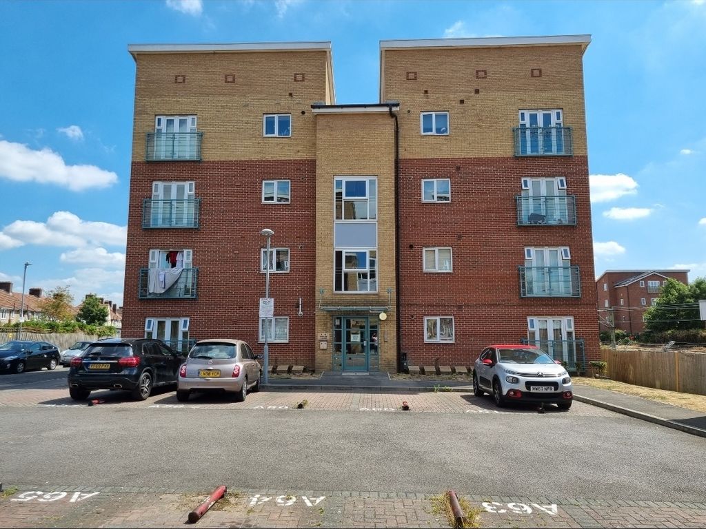 2 bed flat for sale in St. Mark's Place, Dagenham RM10 Zoopla
