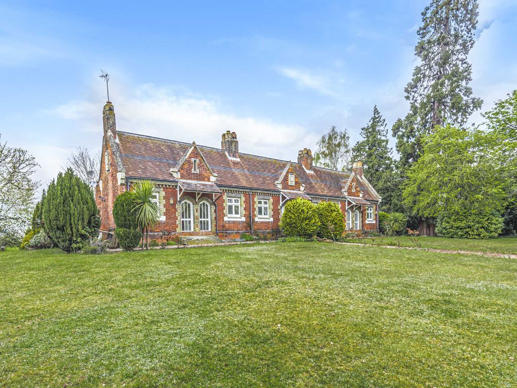 5 bed detached house for sale in Summerhouse Lane, Aldenham WD25, £