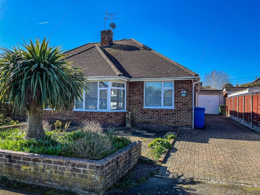 2 bed semidetached bungalow for sale in Sterling Road, Sittingbourne