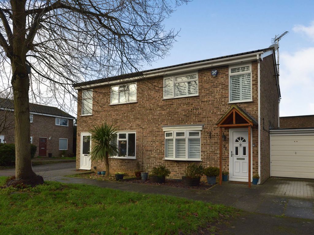 3 bed semidetached house for sale in Hastings, Stony Stratford, Milton