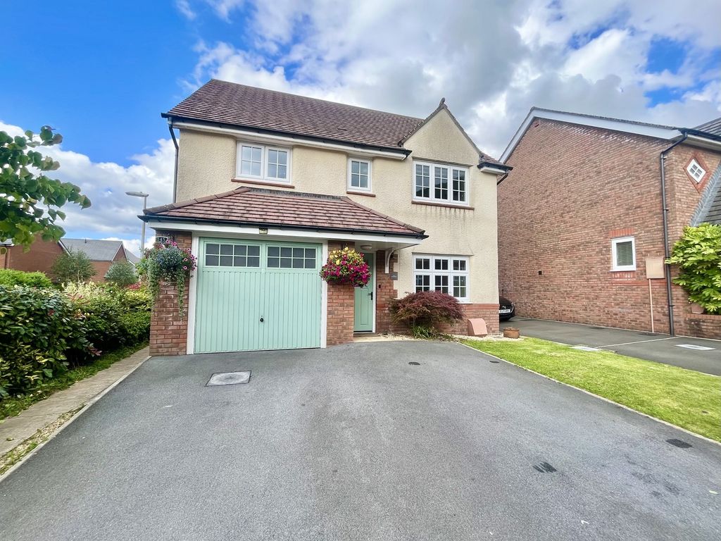 4 bed detached house for sale in Bryn Alltwen, Pontardawe