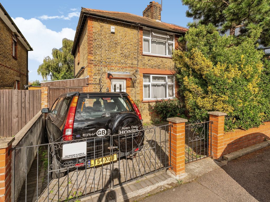 3 bed semidetached house for sale in Fraser Road, London N9, £525,000