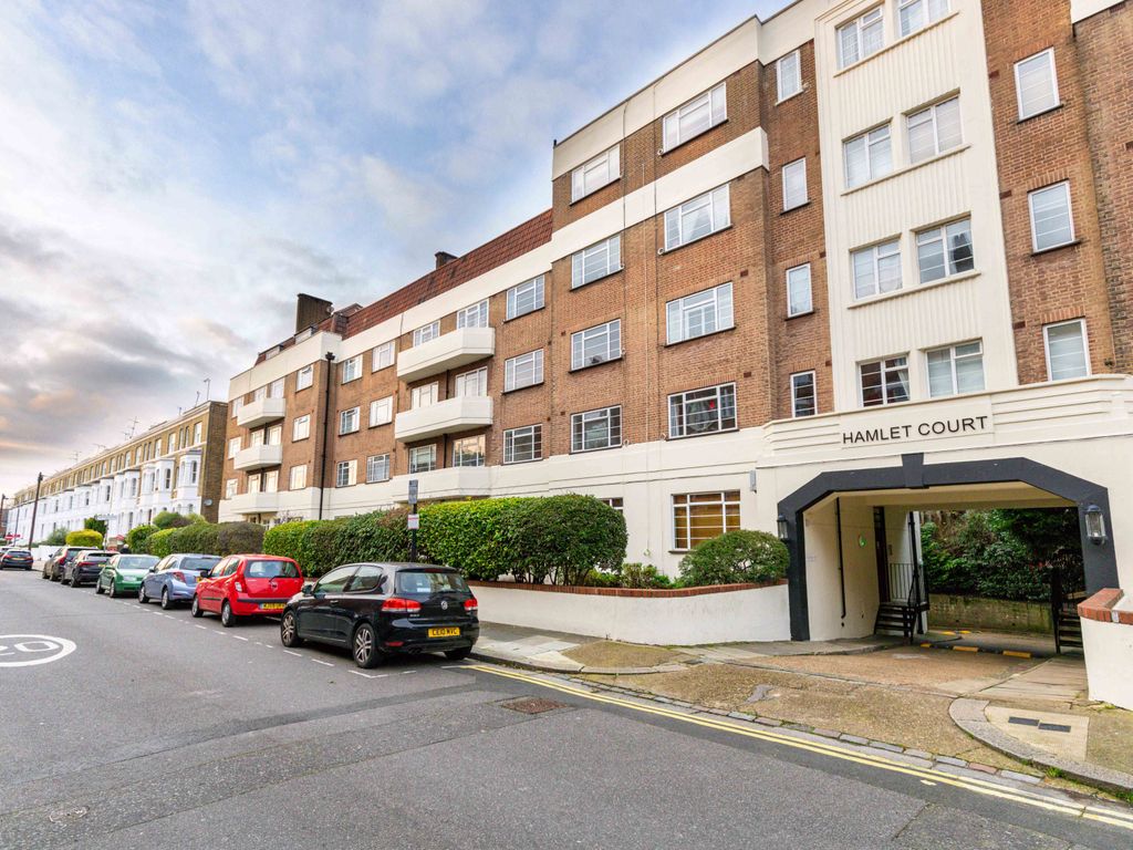 2 bed flat for sale in Hamlet Court, Hamlet Gardens, Ravensworth Park