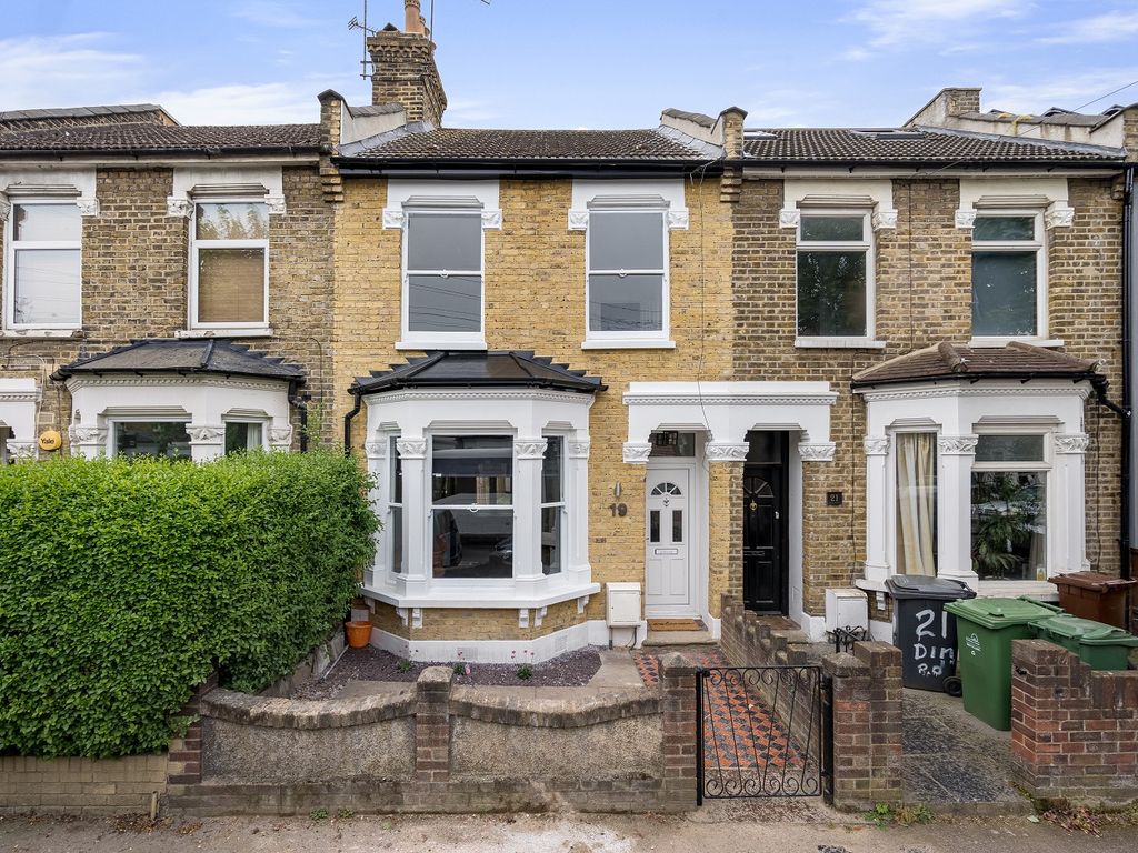 3 bed terraced house to rent in Dunedin Road, London E10 Zoopla