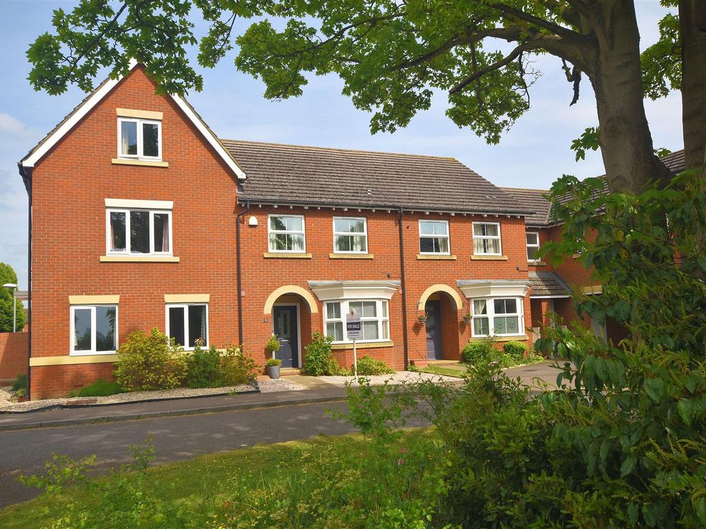 3 bed terraced house for sale in Whitebeam Close, Weston Turville