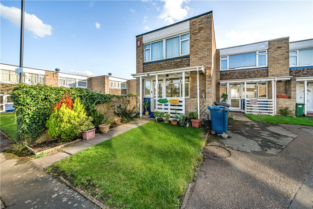 2 bed end terrace house for sale in Tulip Court, Nursery Road, Pinner