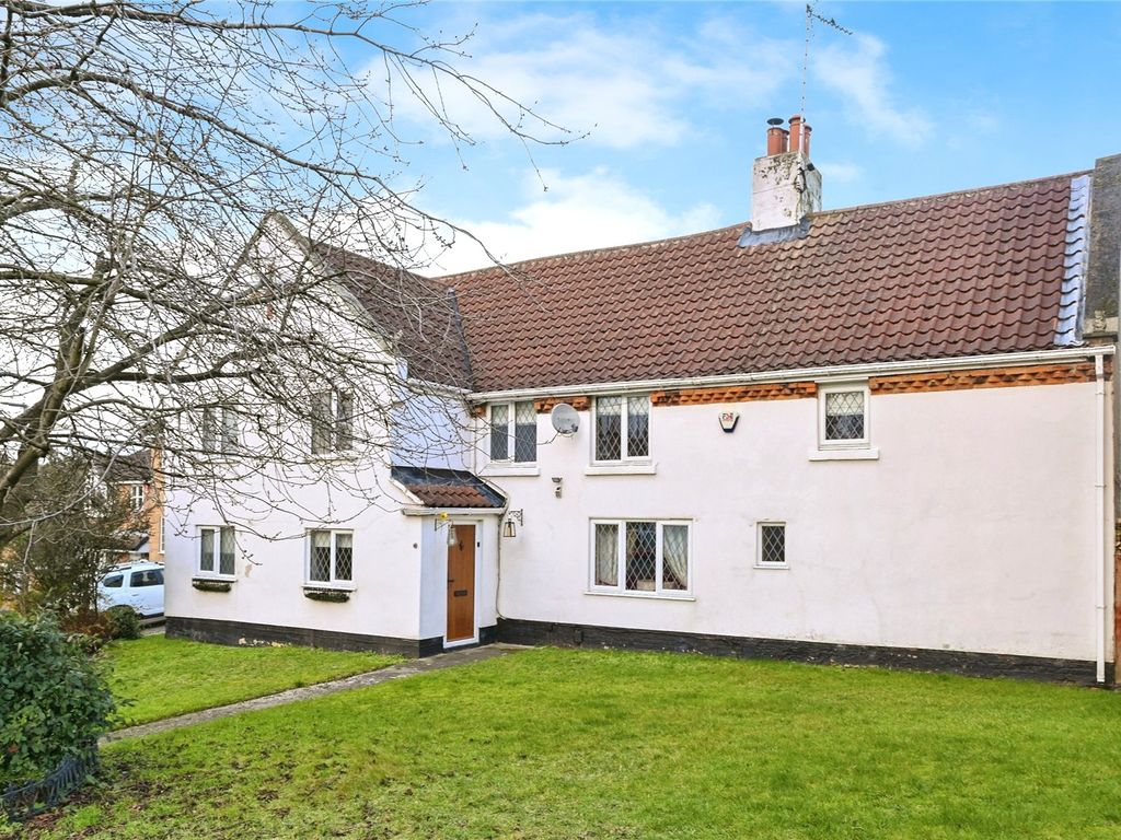 4 bed detached house for sale in Pine Close, Rainworth, Mansfield