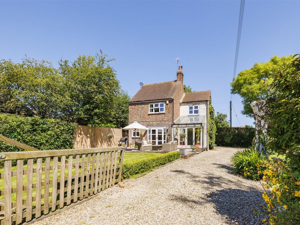 3 bed detached house for sale in Forest Lane, Alne, North Yorkshire YO61, £475,000 Zoopla