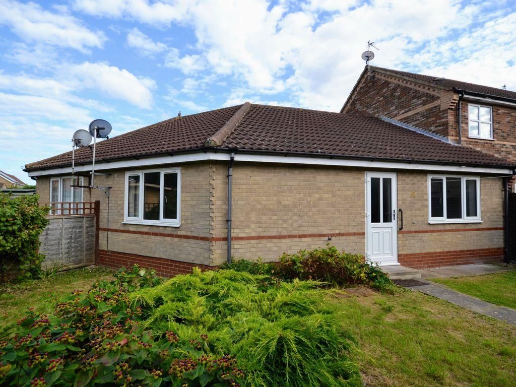 2 bed bungalow to rent in Woodland Walk, Cleethorpes DN35, £750 pcm