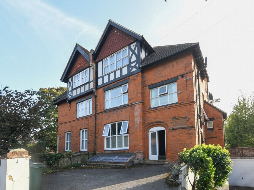 2 bed flat for sale in Castle Avenue, Dover CT16, £152,000 Zoopla