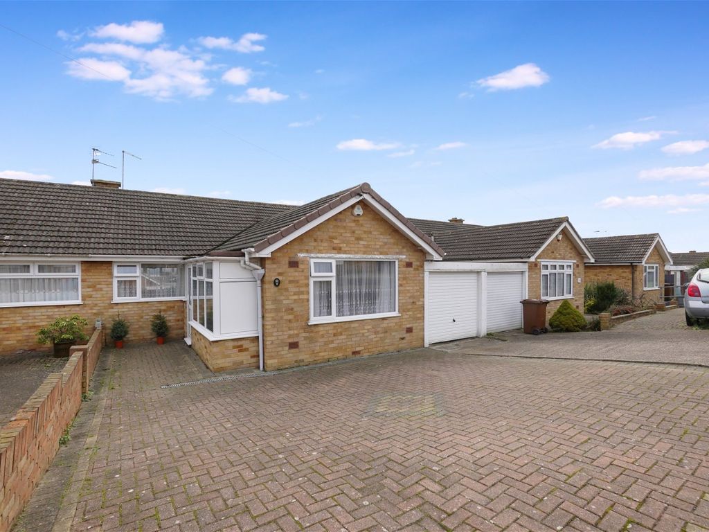 2 bed semidetached bungalow for sale in Pankhurst Road, Hoo, Rochester
