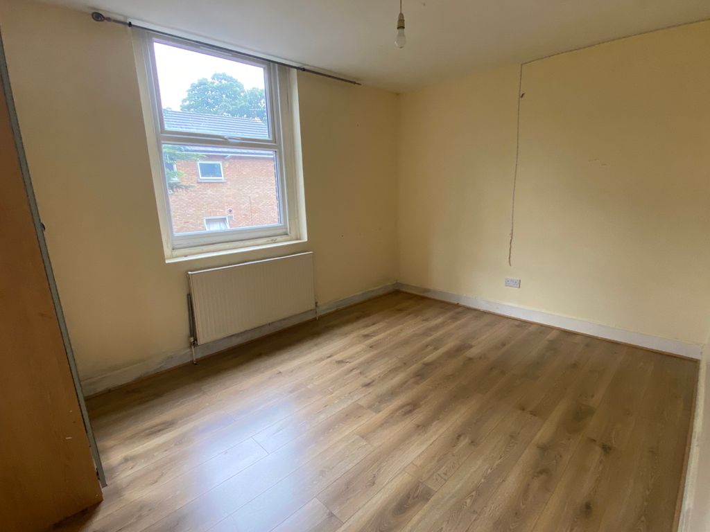 2 bed flat to rent in 8 Amersham Road, New Cross, London SE14, £1,600