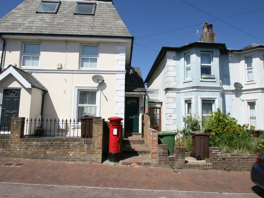 2 bed flat to rent in Queens Road, Tunbridge Wells TN4 Zoopla