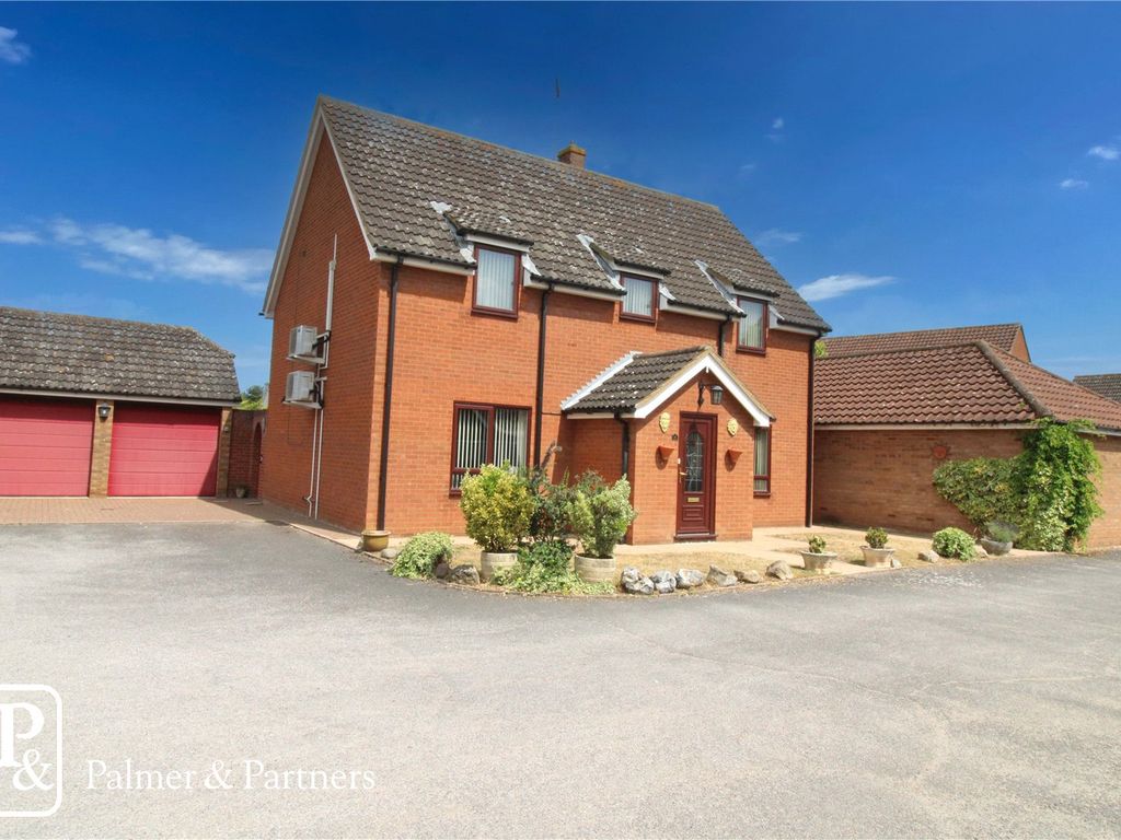 4 bed detached house for sale in Manor Road, Martlesham Heath, Ipswich
