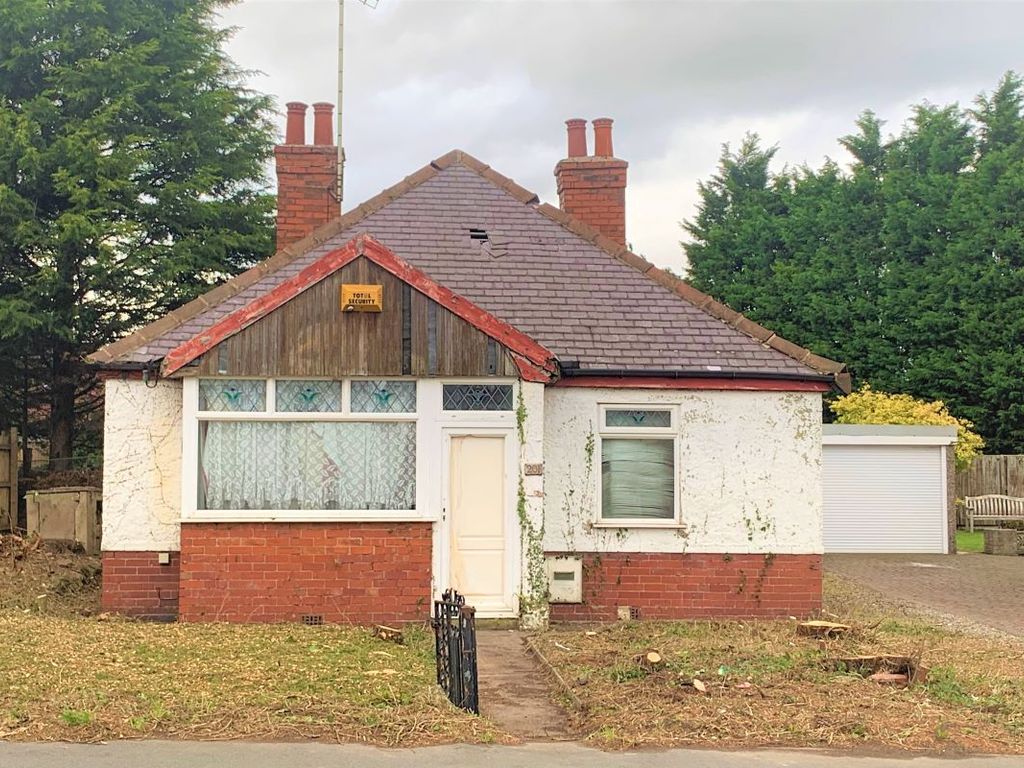 2 bed bungalow for sale in 201 Creswell Road, Clowne, Chesterfield