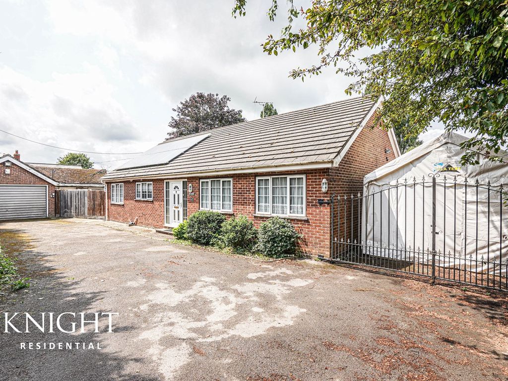 3 bed detached bungalow for sale in Old London Road, Marks Tey
