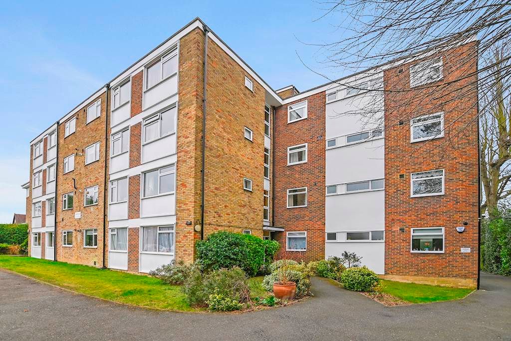 3 bed flat for sale in Courtlands, Court Downs Road, Beckenham, Greater