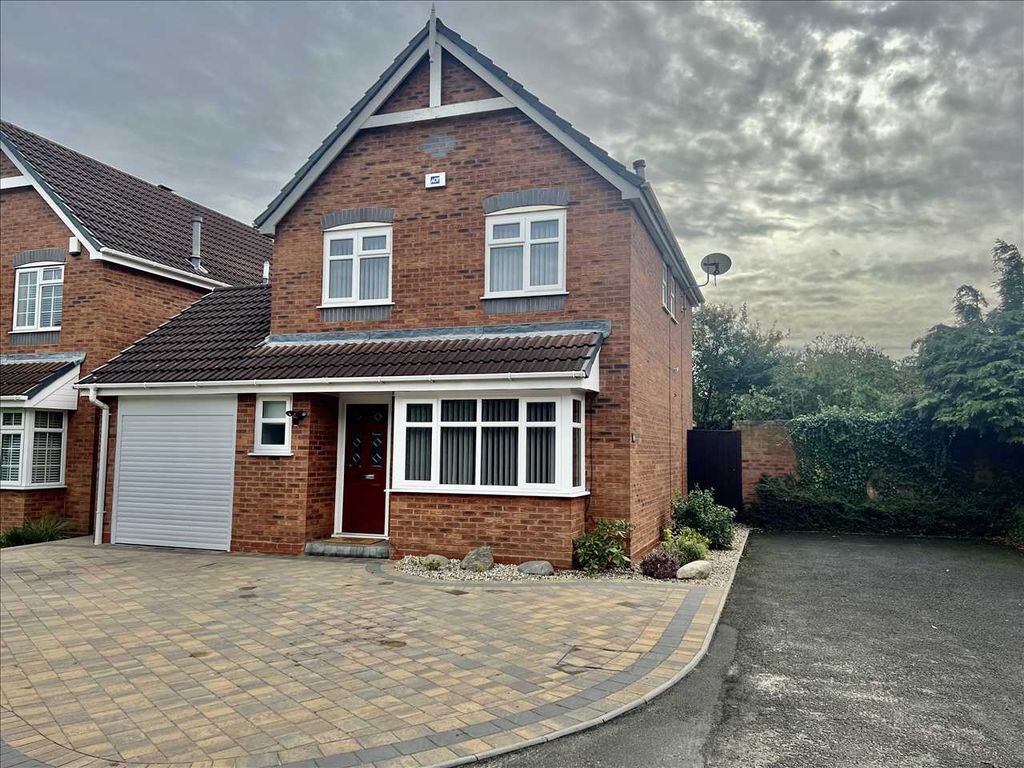 3 bed detached house for sale in Wood End Road, Wednesfield