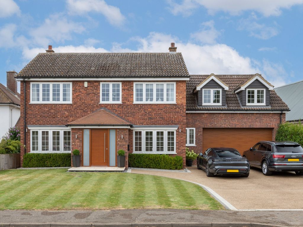 4 bed detached house for sale in High Street, Broom, Biggleswade SG18