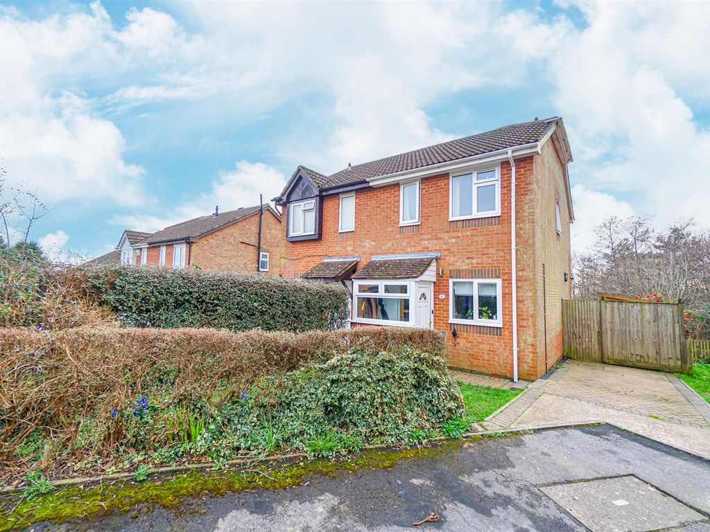 2 bed semidetached house for sale in Fairfield Road, St. LeonardsOn