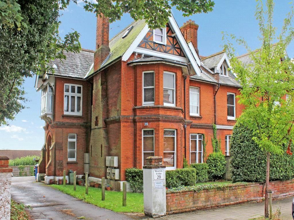 1 bed flat for sale in Cargate Avenue, Aldershot, Hampshire GU11 Zoopla