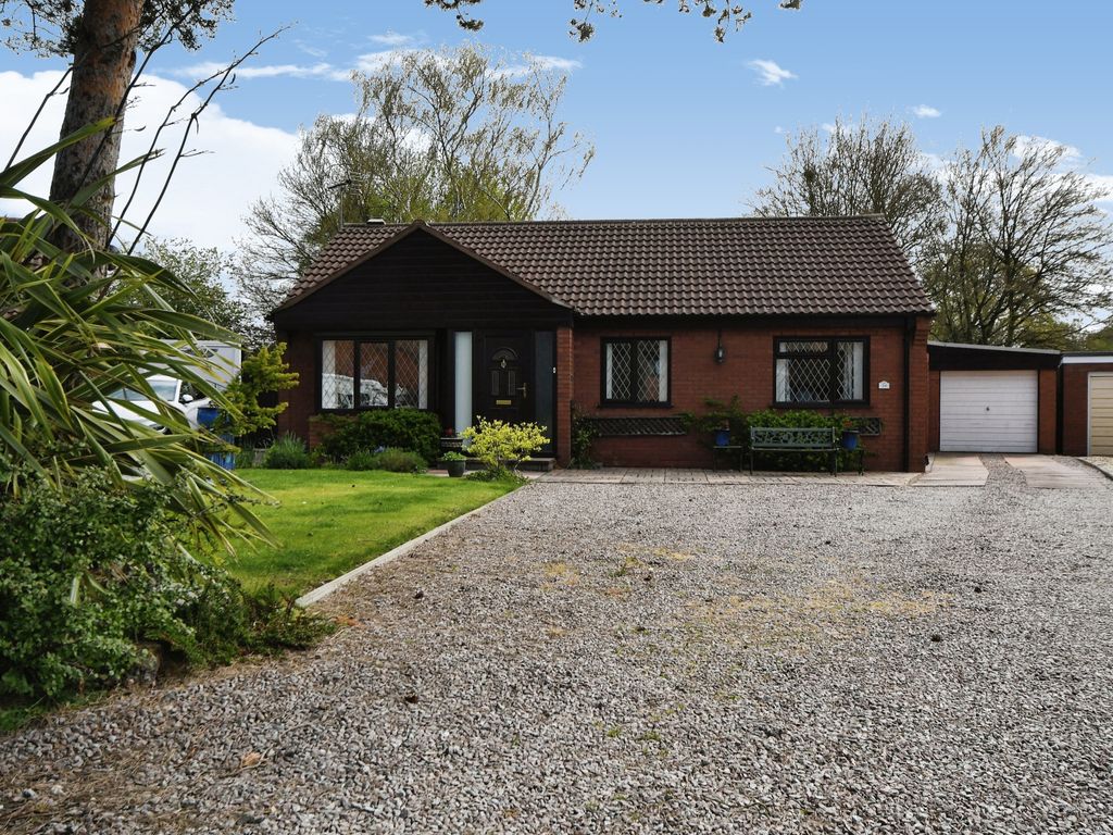 3 bed bungalow for sale in Winthorpe Grove, Lincoln, Lincolnshire LN6