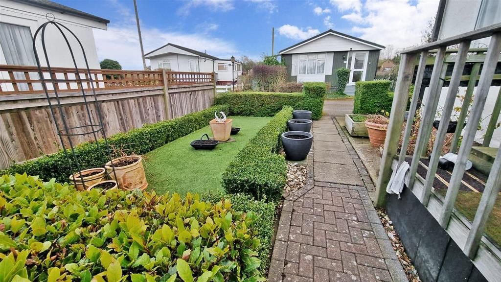 1 bed mobile/park home for sale in East Hill Road, Knatts Valley