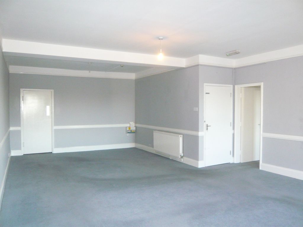 3 bed flat to rent in Hall Gate, Doncaster DN1, £700 pcm Zoopla
