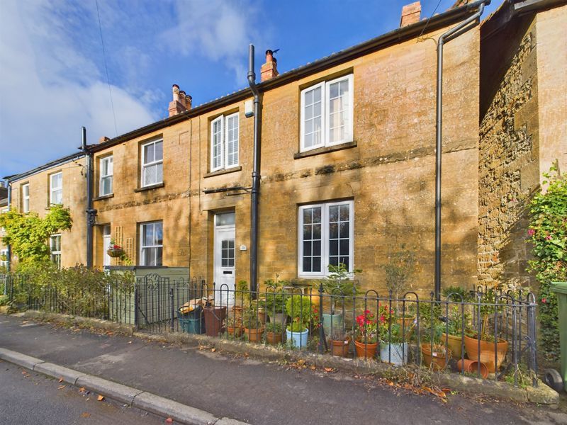 2 bed end terrace house for sale in Water Street, Martock TA12, £