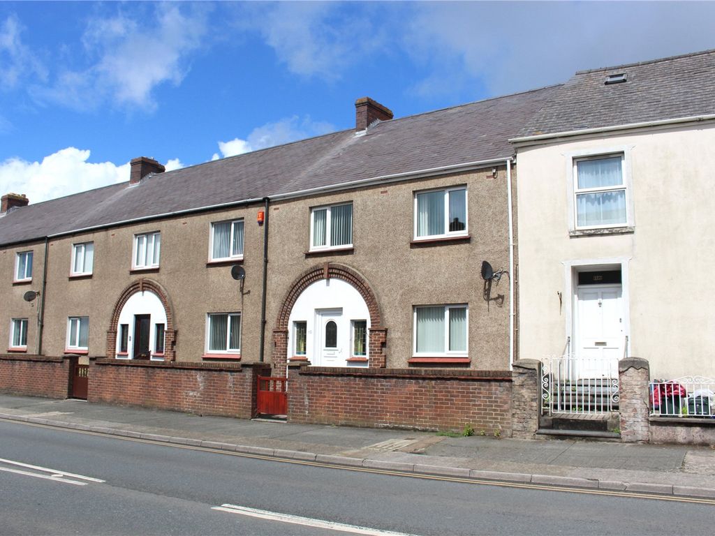 4 bed terraced house for sale in London Road, Pembroke Dock