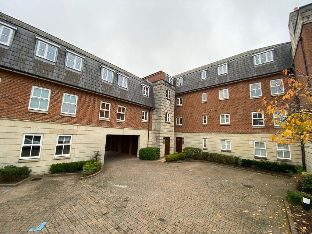 Marlborough Road Swindon SN3  