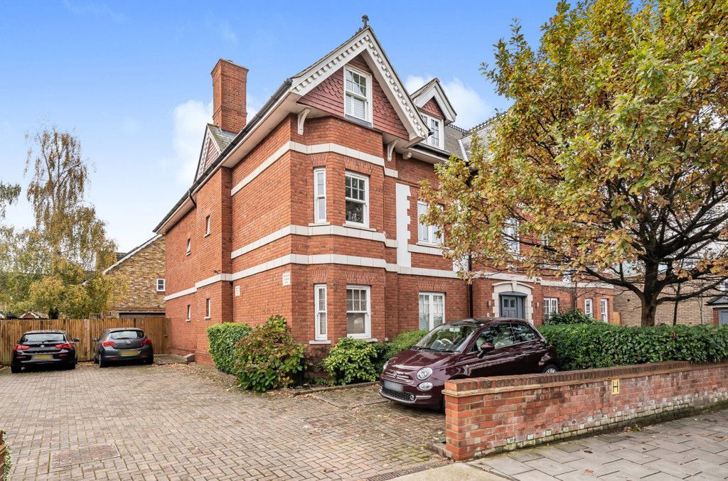 2 bed flat for sale in Glanmor House, 322 Ewell Road, Surbiton KT6, £