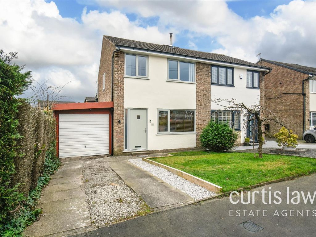 3 bed semidetached house for sale in Walmsley Avenue, Rishton