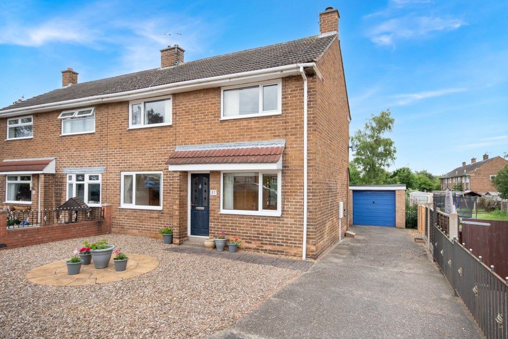 3 bed semidetached house for sale in West Hill Road, Retford, Retford