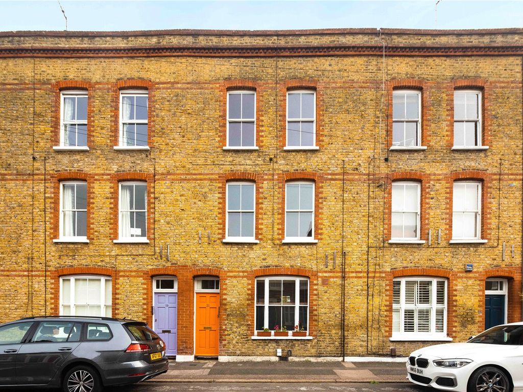 2 bed flat for sale in Gibson Street, Greenwich, London SE10, £625,000