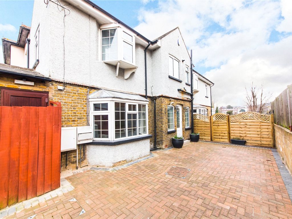 3 bed detached house for sale in Darnley Road, Gravesend, Kent DA11