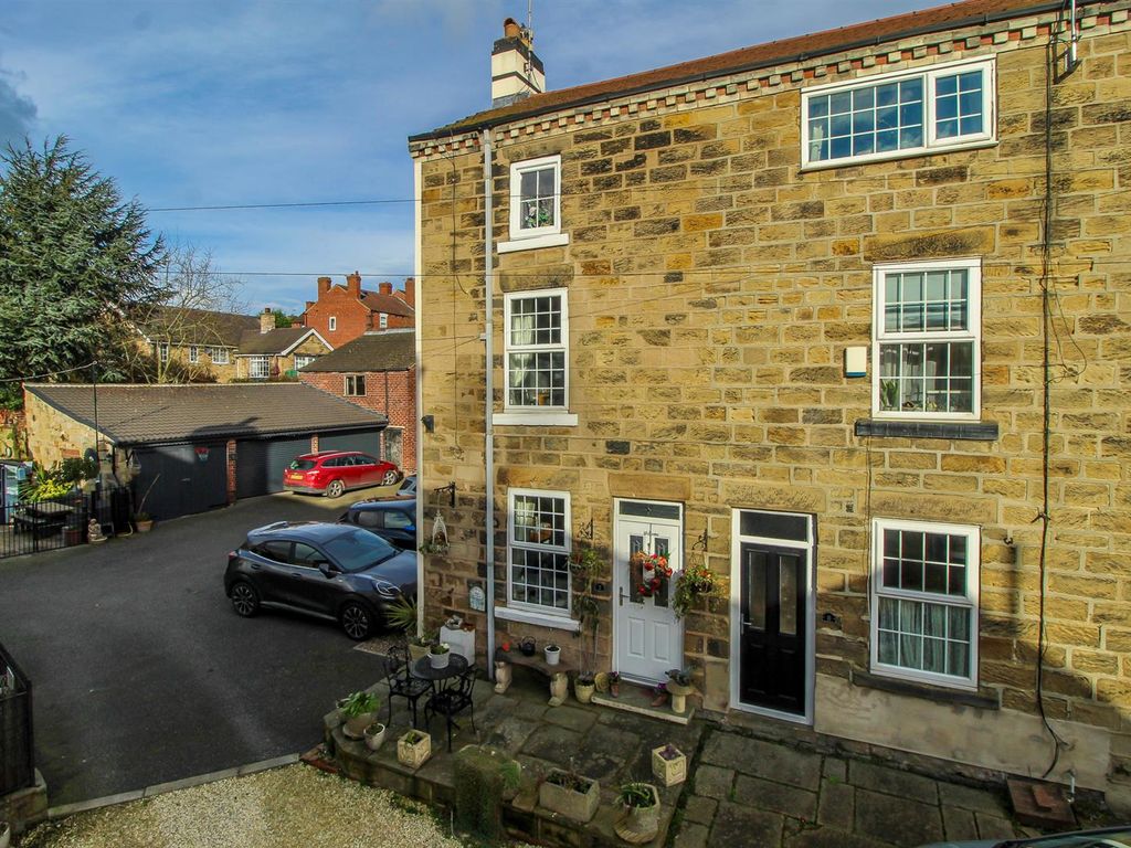 3 bed end terrace house for sale in Halls Court, Ackworth, Pontefract