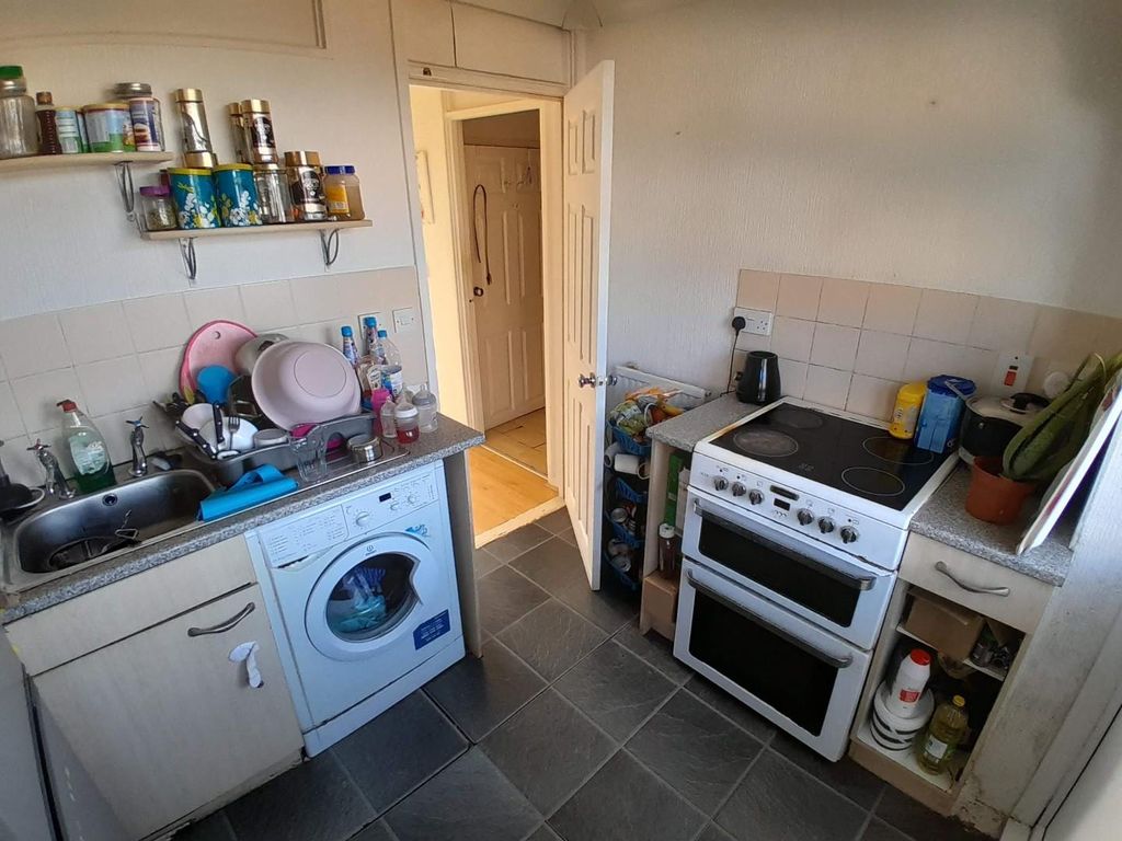 1 bed flat to rent in Witton Lane, West Bromwich B71, £650 pcm Zoopla