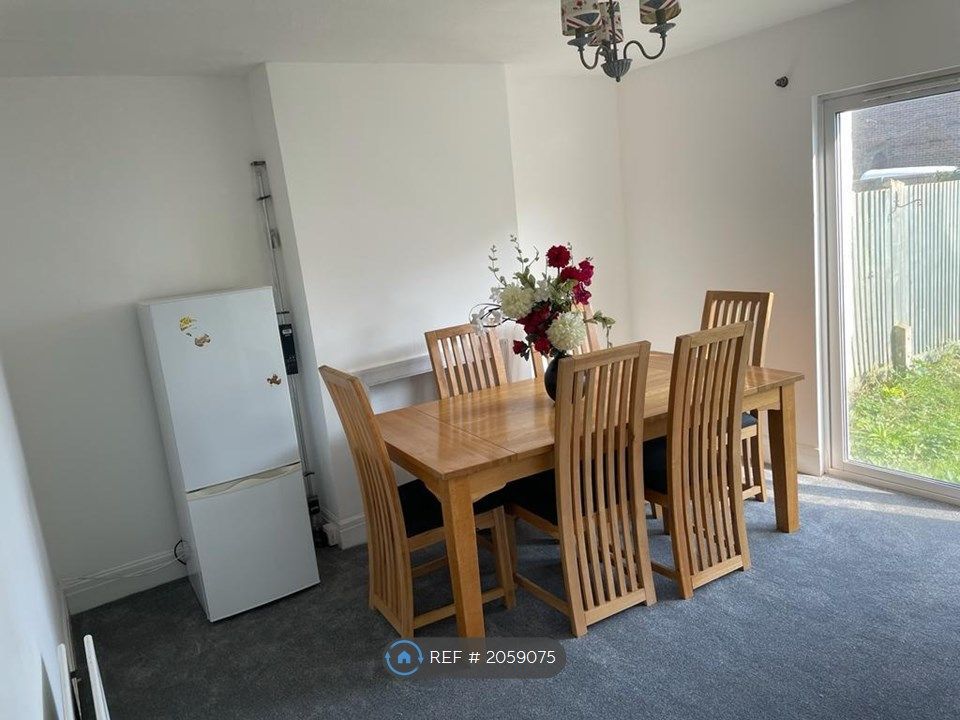 3 bed terraced house to rent in Brighton Road, Lancing/ Shoreham BN15