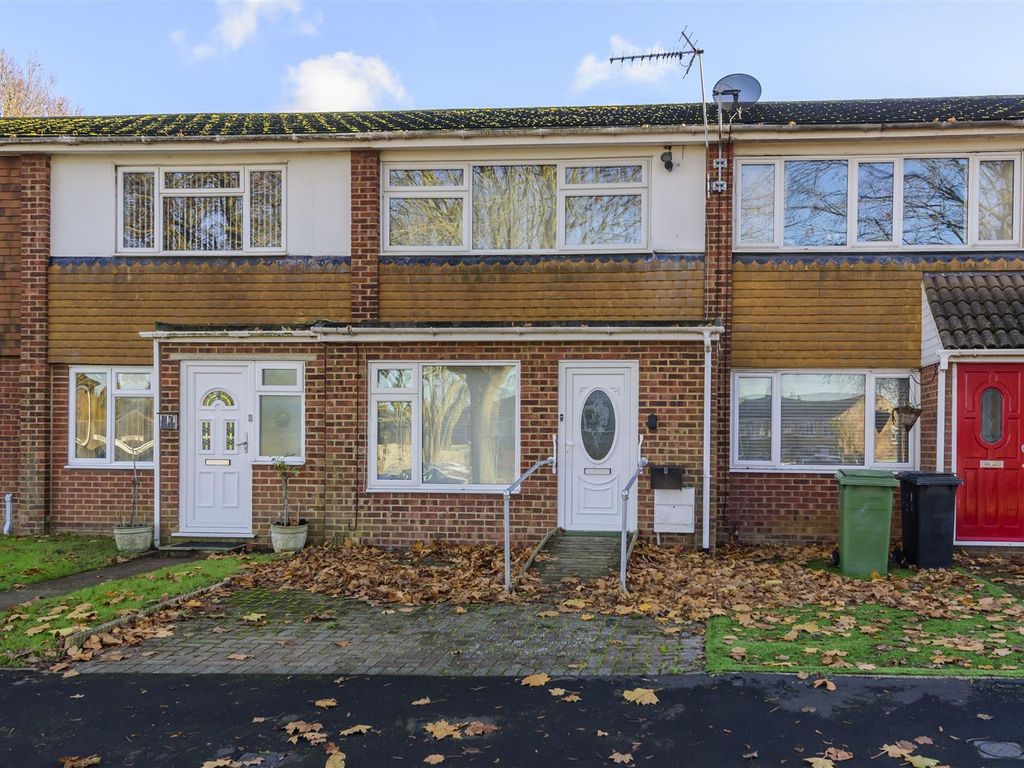 2 bed terraced house for sale in Hildenborough Crescent, Allington